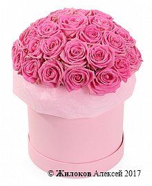 Букет 35 роз Аква в шляпной коробке