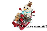 Композиция Снеговичок на санках